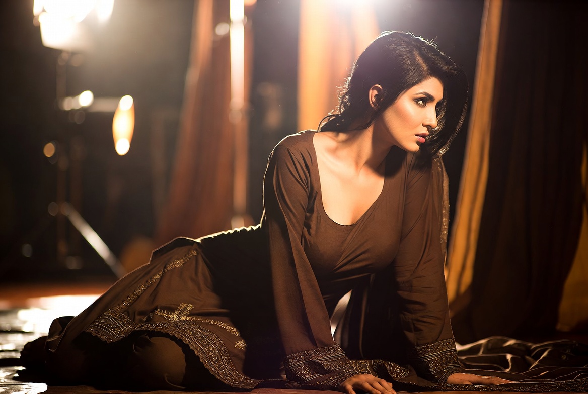 Velvet Modeling — Pakistani female models & Pakistan modeling agency (Karachi, Lahore, Islamabad). Hero marquee down 8.