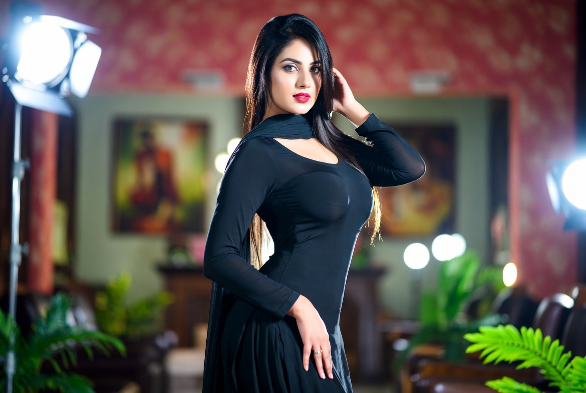 Velvet Modeling — Pakistani female models & Pakistan modeling agency (Karachi, Lahore, Islamabad). Hero marquee up 2.