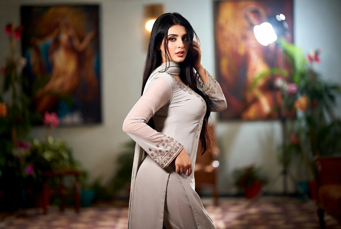 Velvet Modeling — Pakistani female models & Pakistan modeling agency (Karachi, Lahore, Islamabad). Hero marquee up 2.