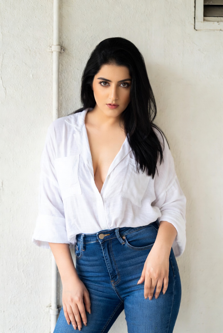 Velvet Modeling — Pakistani female models & Pakistan modeling agency (Karachi, Lahore, Islamabad). Gallery filmstrip 6.