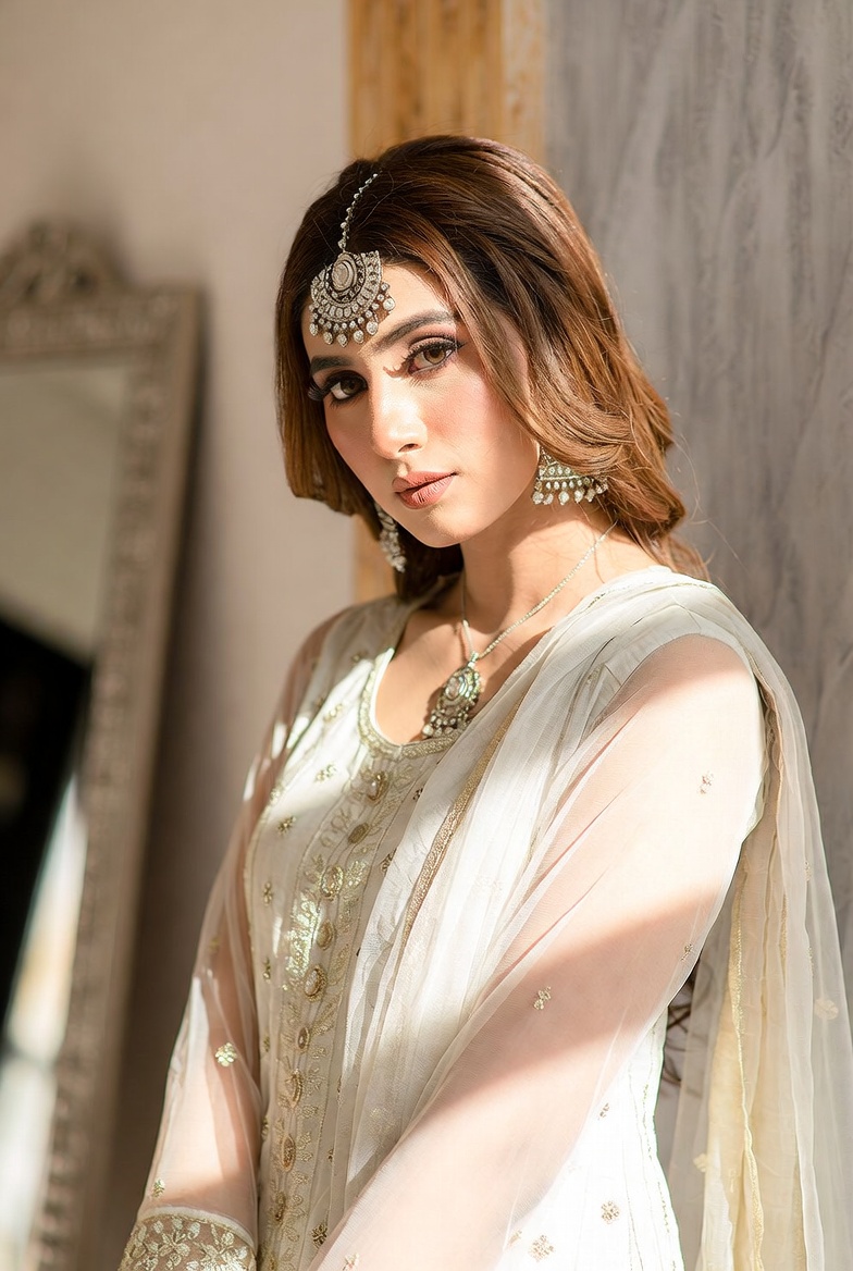 Velvet Modeling — Pakistani female models & Pakistan modeling agency (Karachi, Lahore, Islamabad). Hero marquee up 3.