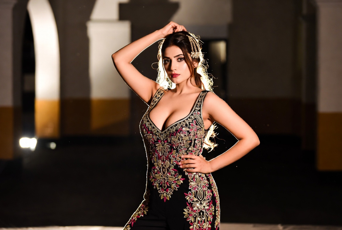 Velvet Modeling — Pakistani female models & Pakistan modeling agency (Karachi, Lahore, Islamabad). Hero marquee down 3.