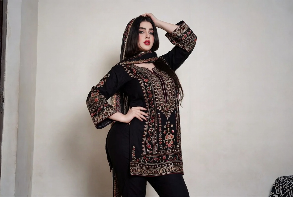 Velvet Modeling — Pakistani female models & Pakistan modeling agency (Karachi, Lahore, Islamabad). Hero marquee up 5.
