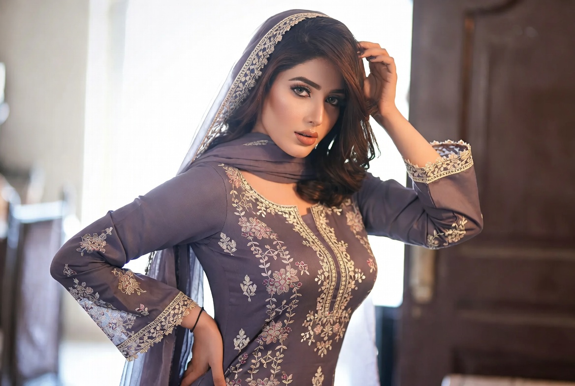 Velvet Modeling — Pakistani female models & Pakistan modeling agency (Karachi, Lahore, Islamabad). Gallery filmstrip 9.
