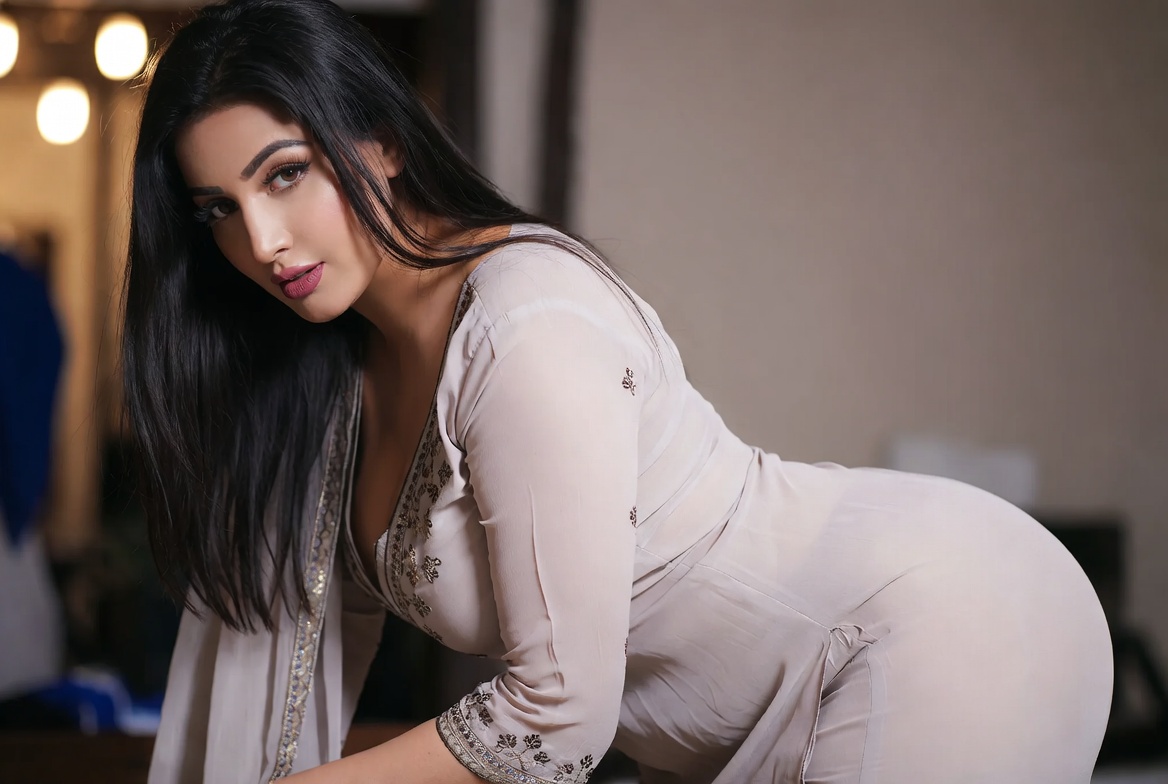 Velvet Modeling — Pakistani female models & Pakistan modeling agency (Karachi, Lahore, Islamabad). Hero marquee up 11.