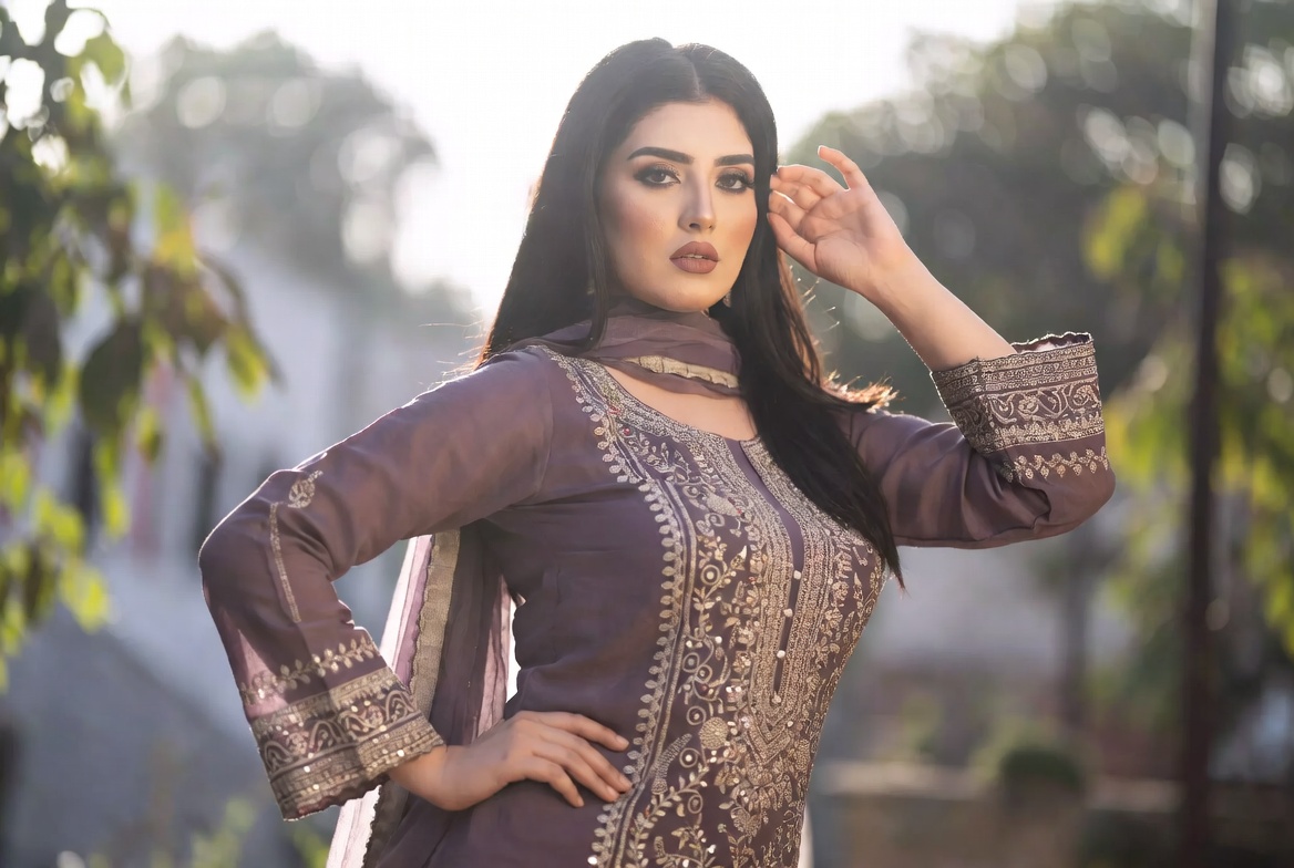 Velvet Modeling — Pakistani female models & Pakistan modeling agency (Karachi, Lahore, Islamabad). Hero marquee down 4.