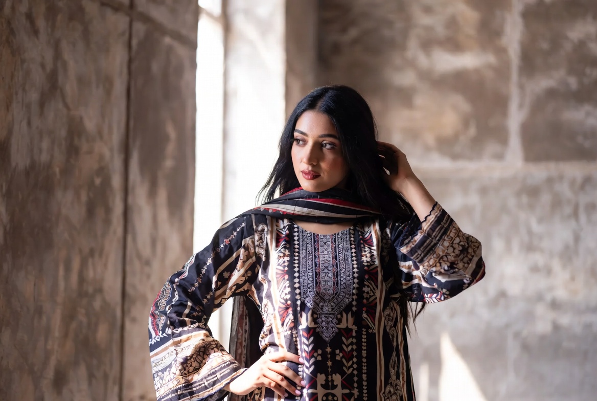 Velvet Modeling — Pakistani female models & Pakistan modeling agency (Karachi, Lahore, Islamabad). Hero marquee down 2.