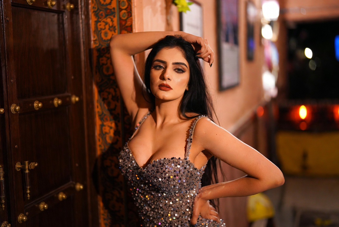 Velvet Modeling — Pakistani female models & Pakistan modeling agency (Karachi, Lahore, Islamabad). Gallery filmstrip 4.