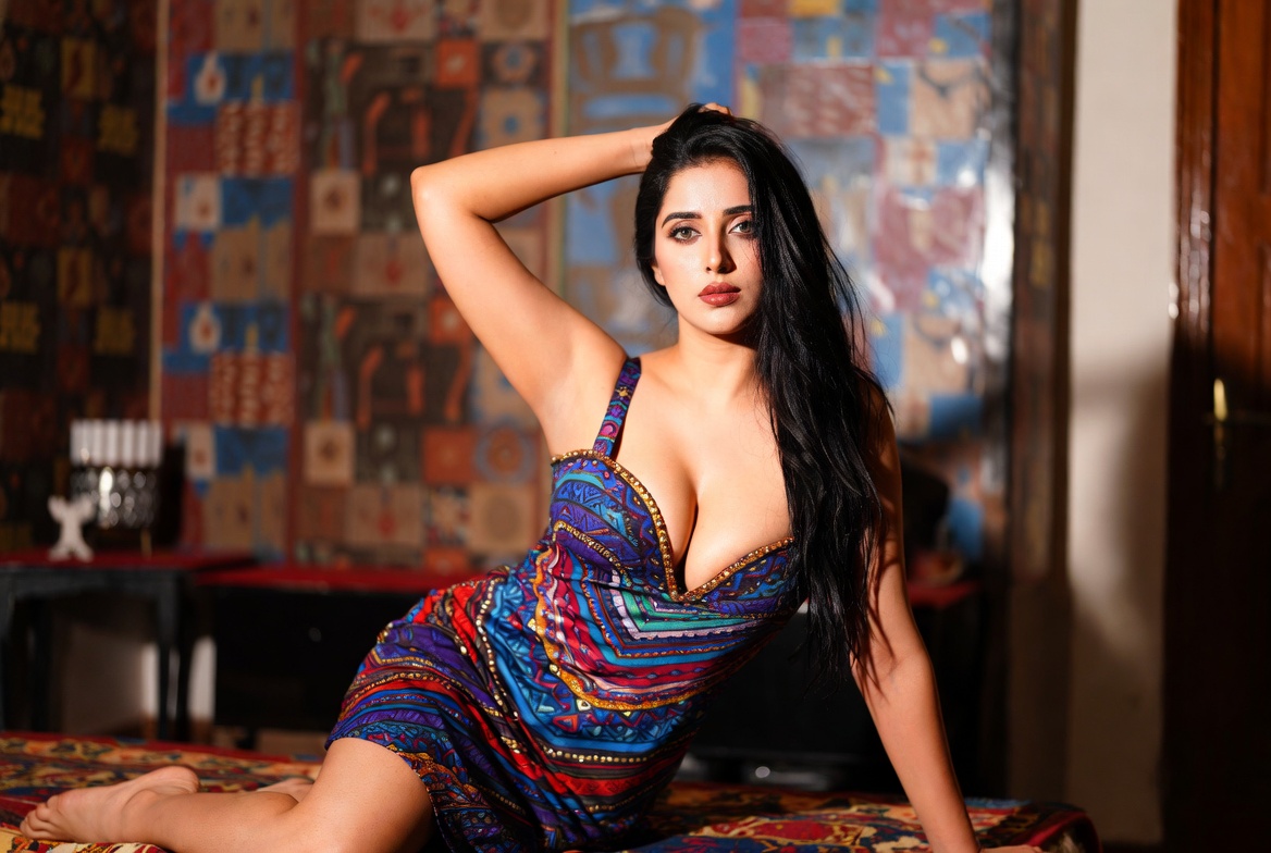 Velvet Modeling — Pakistani female models & Pakistan modeling agency (Karachi, Lahore, Islamabad). Gallery filmstrip 10.