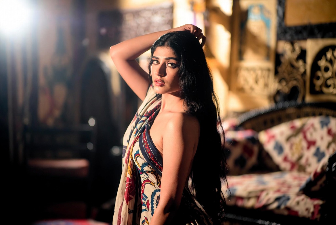 Velvet Modeling — Pakistani female models & Pakistan modeling agency (Karachi, Lahore, Islamabad). Hero marquee down 3.