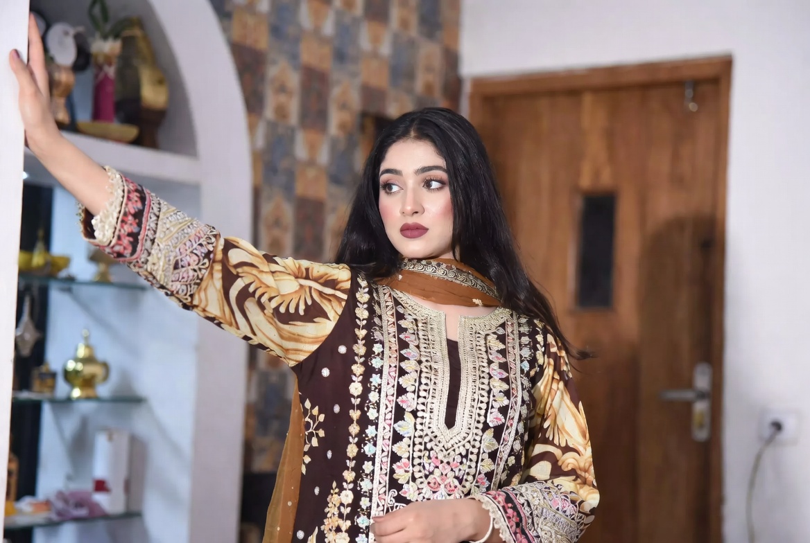 Velvet Modeling — Pakistani female models & Pakistan modeling agency (Karachi, Lahore, Islamabad). Gallery filmstrip 1.