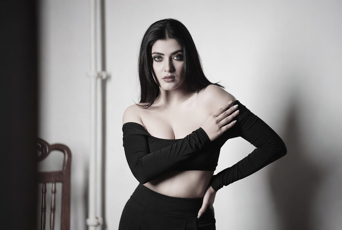 Velvet Modeling — Pakistani female models & Pakistan modeling agency (Karachi, Lahore, Islamabad). Hero marquee down 5.