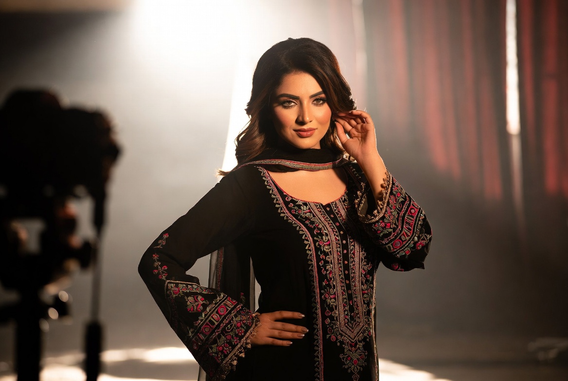 Velvet Modeling — Pakistani female models & Pakistan modeling agency (Karachi, Lahore, Islamabad). Homepage reel 13.