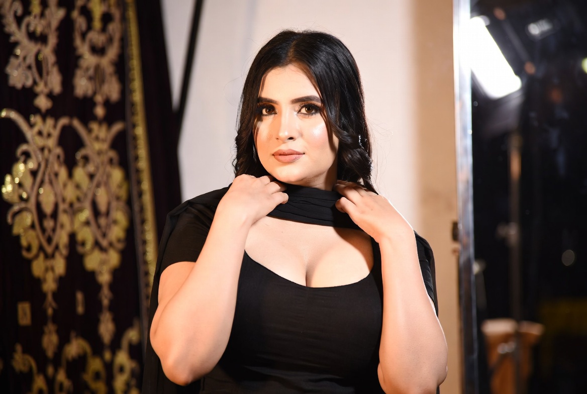 Velvet Modeling — Pakistani female models & Pakistan modeling agency (Karachi, Lahore, Islamabad). Hero marquee up 3.
